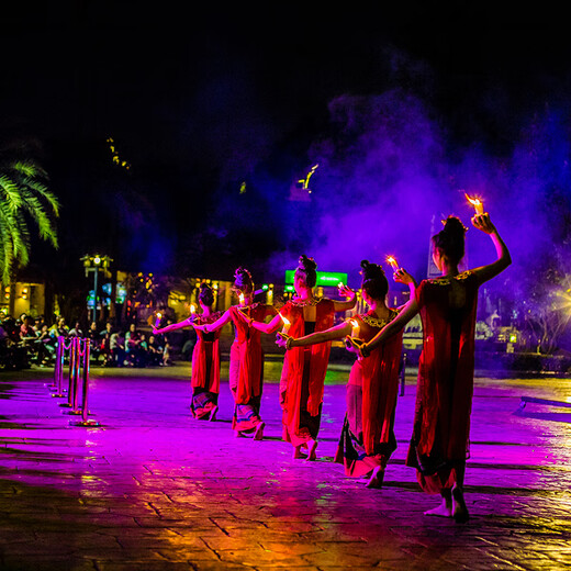 4 nights, 5 and a half days self-guided trip to Chiang Mai, Thailand, one single group, just fun without shopping, 2-3 people VIP single group (single price)