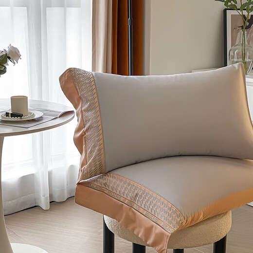 In Anlehnung an den natürlichen, leichten Luxus-Stil, 60-fädig, langstapelige Baumwolle, vierteiliges Set, reiner Baumwollsatin, bestickter Bettbezug, Spannbetttuch, hochwertige Bettwäsche, Haze Silver, 1,8 m Bettlaken, vierteiliges Set (Bettbezug 200 x 230 cm)