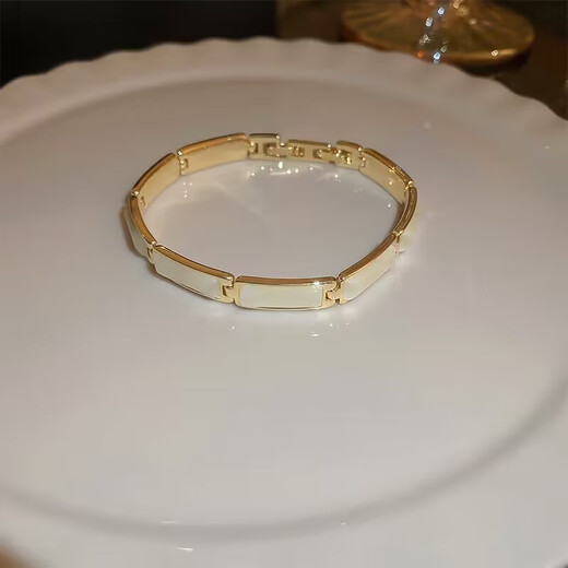 He Jiagong outlet discount store removed the cabinet and found the missing 18K gold bracelet bracelet outlet 366 bracelet bracelet (five sections adjustable) 366
