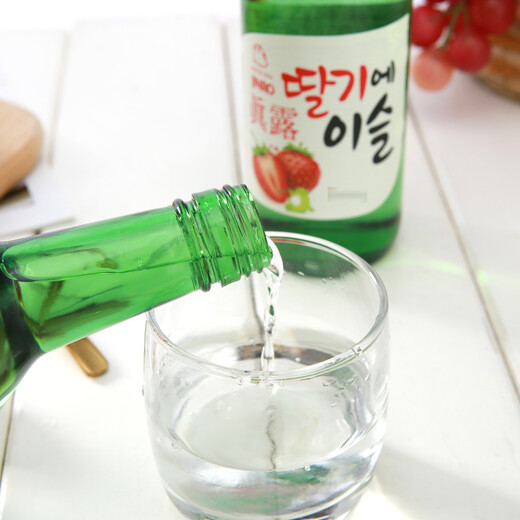 Jinro strawberry flavored liqueur 360ml//bottle