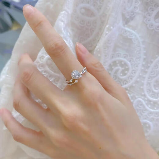 Pt950 platinum brilliant star moissanite diamond ring female niche design proposal wedding platinum diamond gift to wife light luxury model brilliant star main stone 50 points No. 18