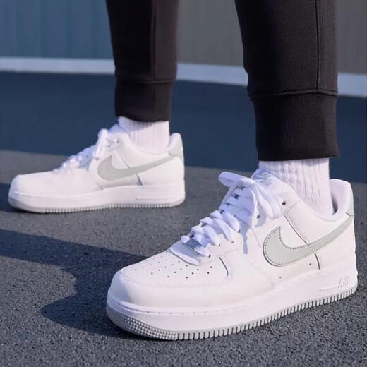 Nike NIKE cushioning sneakers men's Air Force 1 AIR FORCE 1 sneakers FJ4146-100 white gray 41