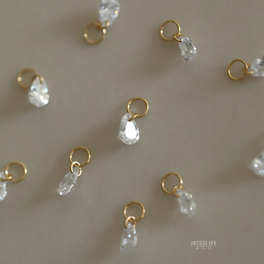 Youshu 14K gold is so beautiful. Jennie exquisite water drop pendant, simple design, mini pendant pendant. One pendant. Chain not included.