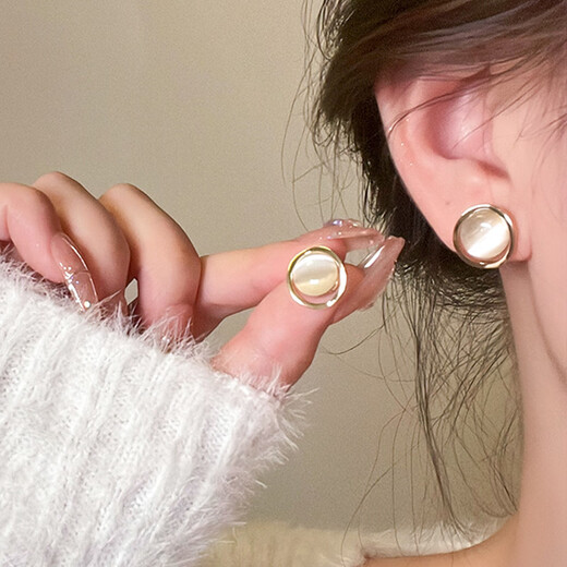 Bai Qixin s925 silver needle earrings, ring cat's eye stone 2025 new trendy niche design high-end earrings for women hot style cat's eye round earrings 925 silver needle