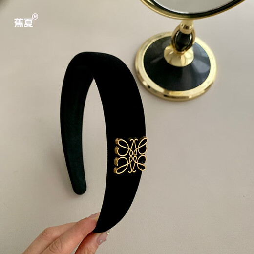 Jiaoxia velvet black high skull headband for women 2024 new autumn and winter high-end temperament headwear wide-brimmed hair headband main picture style