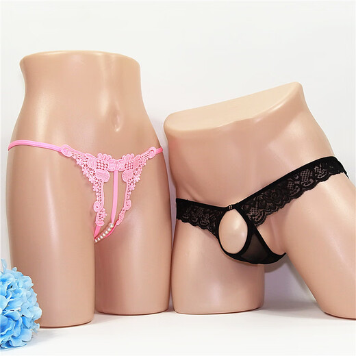 Sexy underwear can be inserted into the masturbation thong, a string is used to strangle the vagina and spank the girl's bare butt, the thong panty is strangled to the vagina, single men's model is black