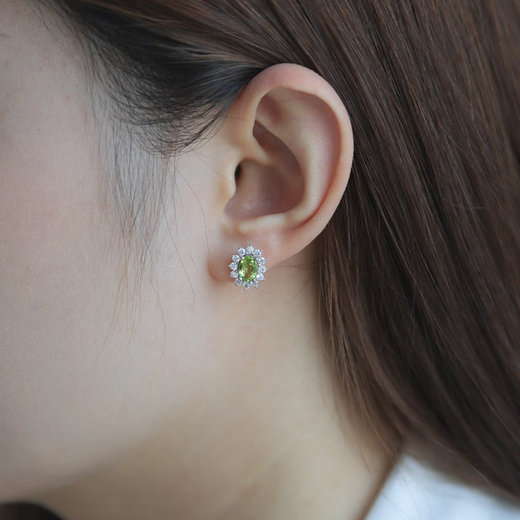 GEM STONE KING Green Peridot Earrings 925 Silver Female Princess Diana Style Colored Gemstone Earrings as a Chinese Valentine's Day Gift for Your Girlfriend Green Peridot