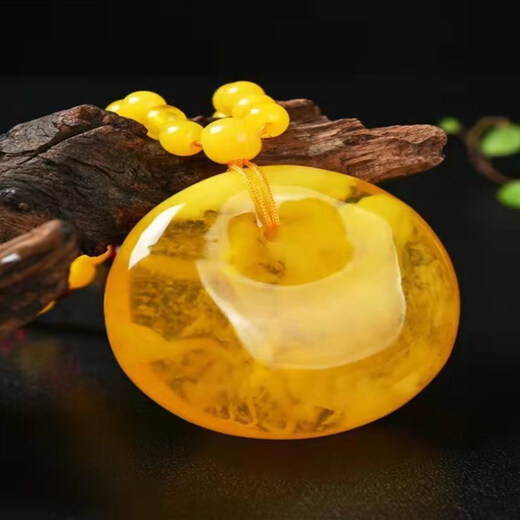 Mussel natural chicken fat yellow beeswax water drop Pixiu pendant raw stone safe buckle Wushi brand necklace sweater chain amber men and women small safe buckle certificate 0g