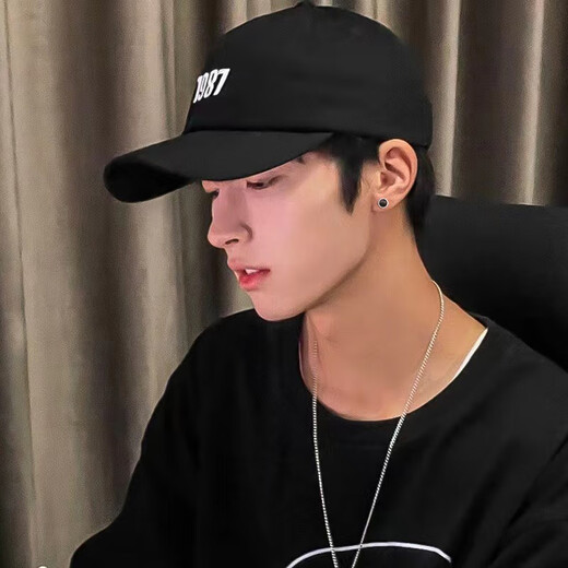 First encounter with men's non-pierced magnetic earrings, titanium steel ear clips, single trendy men, handsome Korean version, trendy Internet celebrities, hip-hop, simple, trendy magnetic earrings, 4 pieces