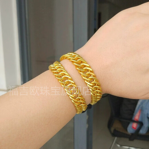 Fugeo gold-covered silver riding whip bracelet 999 pure gold coated pure silver boss bracelet glossy men's domineering bracelet as a gift for husband. The total weight of the riding whip bracelet is about 80 grams, filled with 5 grams of gold.