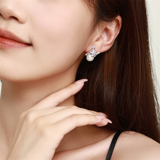 CHOW TAI SENG Silver Pearl Earrings for Women Butterfly Silver Fashionable Design Earrings Birthday Gifts for Girls in the Year of Their Life Butterfly Earrings