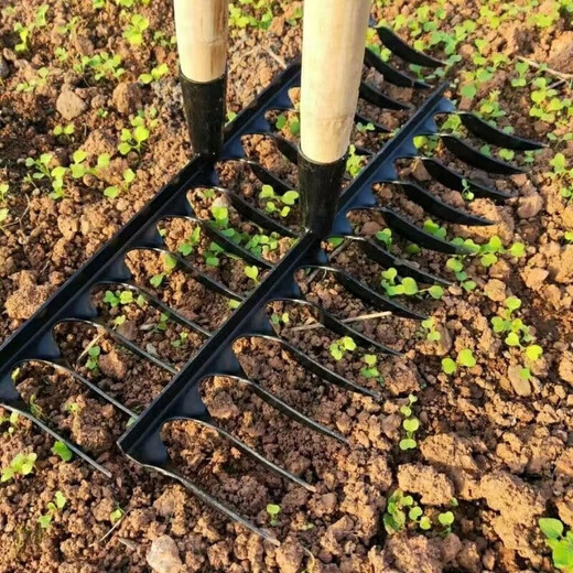 Spiral nail rake manganese steel welded agricultural iron rake multi-functional new gardening quenching rake full set hand-forged German style fourteen-tooth rake single head + 1 point 2m handle