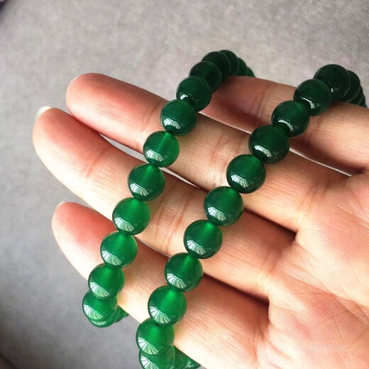 ECK natural green agate necklace women's sweater chain crystal emerald mother elder gift noble fashion ancient style extra long sweater chain circumference 160 cm can be wound 2-3 8mm