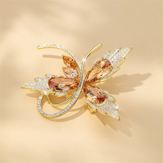 Qlady maple leaf corsage brooch, high-end female niche design, anti-exposure pin, scarf buckle, suit accessories, birthday gift