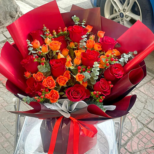 Come to Yike Valentine's Day Flower Express, a bouquet of 99 red roses, a birthday gift to express your love for your girlfriend, delivered nationwide in the same city, 11 red roses - for a lifetime