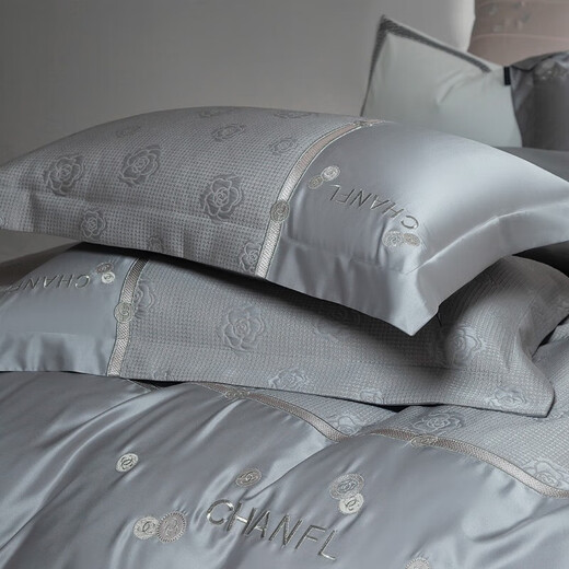 Youmengjiaju Aurora Silk Long Staple Cotton Four-piece Set Light Luxury Style Soft 1.5/1.8 Bed Suitable for Champs-Elysees - Temperament Gray Youmengjiaju Aurora Silk Long Staple Cotton Four-piece Set Light Luxury Style Soft 1.5/1.8 Bed Suitable for Champs-Elysees - Temperament Gray