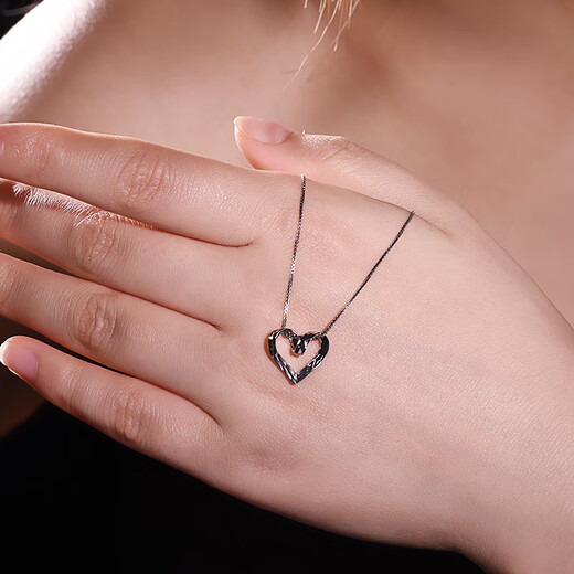 Pt.Charm new platinum pendant hollow love small pendant women's necklace clavicle chain gift girlfriend heart pendant gift ready stock national inspection certificate 1.3-1.4g