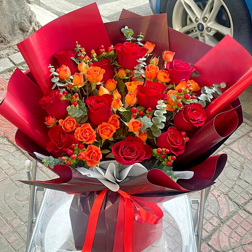 Come to Yike Valentine's Day Flower Express, a bouquet of 99 red roses, a birthday gift to express your love for your girlfriend, delivered nationwide in the same city, 11 red roses - for a lifetime