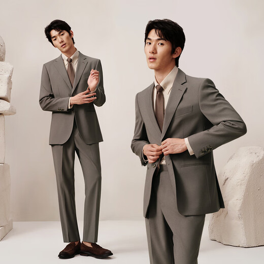 Костюм Gillomon Men's Business Casual High-End Sense Формальный украшение шампанского цветовой жених свадебный костюм костюма песчаная керамика коричневая [топ + брюки + рубашка + галстук] 48