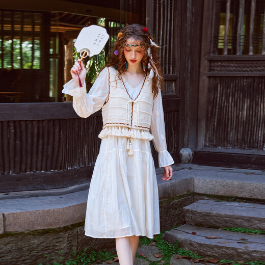 Wancaoyi complete set with two-piece suit skirt women's design spring autumn new long-sleeved dress off-white M