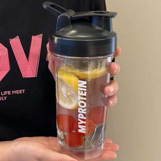 Protein powder shaker cup sports fitness milkshake with scale and high temperature resistant plastic summer water cup crystal white 600ml