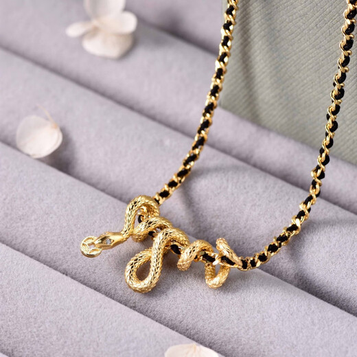 POP snake-shaped gold pendant New Year's model 2025 new high-end light luxury niche new Chinese style 18K gold-plated silver couple necklace New Year's snake-shaped couple necklace