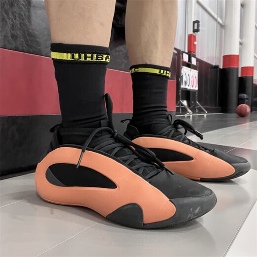 ADIDASHARDEN VOLUME 8 哈登8 耐磨防滑缓震透气男士篮球鞋 IE2694黑橙 42