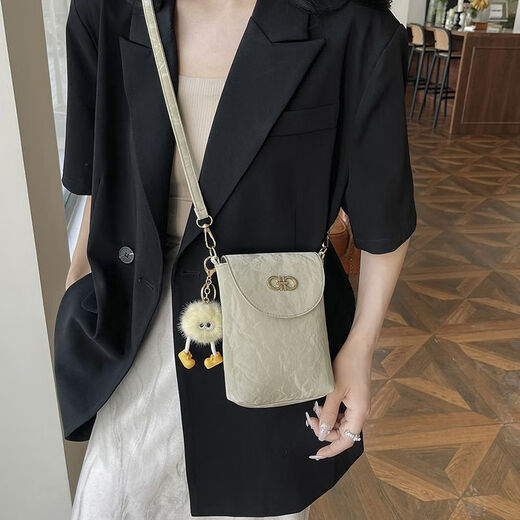 Chajin 2024 new cross-body mini bag, summer fresh, trendy, versatile, fashionable, foreign-style one-shoulder mobile phone bag, fresh green, with long leg ball pendant