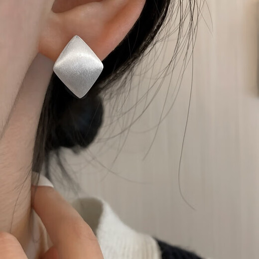 Jiuchangshi 999 sterling silver geometric rhombus brushed earrings, feminine, high-end square earrings, birthday gift for girlfriend, S999 pure silver, large size 4.5g pair