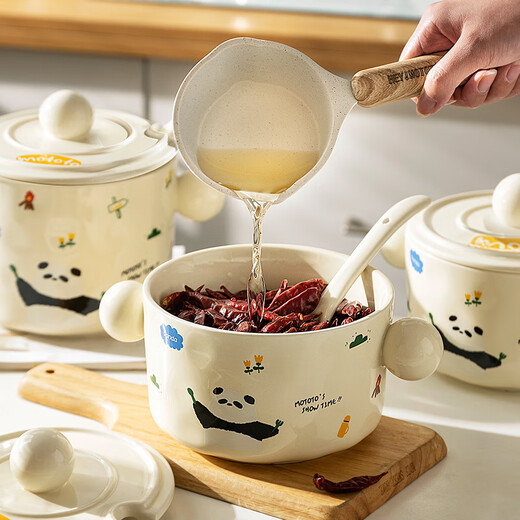 Modern housewife mototo panda lard jar household high temperature resistant ceramic jar with spoon chili oil special seasoning jar mototo lard jar large-kitchen panda 1.6L