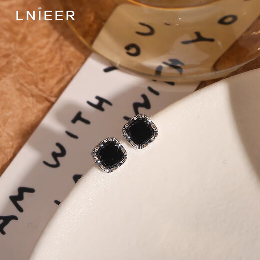Lnieer Black Square Small Earrings Women's 925 Silver Needle Earrings 2025 New Exquisite Temperament High-level Ear Hole Earrings Silver Square Earrings 925 Silver Needle