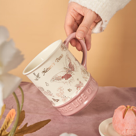 British Museum Birthday Gift Natural History Butterfly Retro Embossed Mug with Cover Cultural and Creative Gifts Birthday Gift Butterfly Embossed Mug 450ml 1 piece