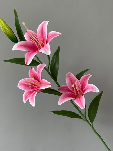 Runlei artificial flower lily artificial flower living room plastic bouquet floor decoration silk flower wedding flower arrangement interior decoration decoration glue-touch large lily-pink