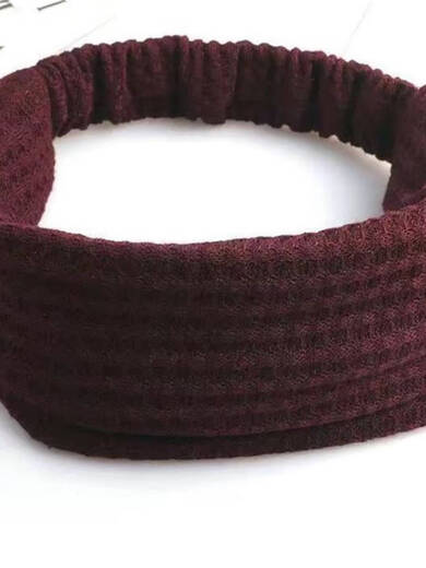 Biyun protects the forehead and wipes the forehead for women to keep warm and cover the forehead with a headscarf and a headband to cover white hair. The postpartum hairband is a postpartum windproof hood. Knitted brick red.
