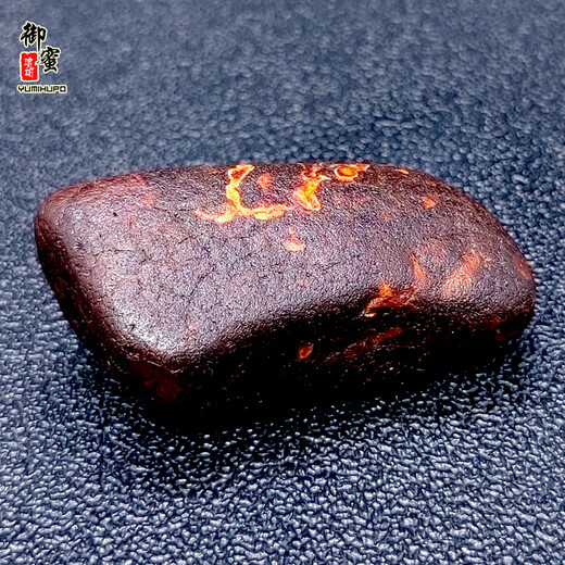 Royal honey natural amber beeswax pendant raw stone raw ore chicken oil yellow flower wax full leather brand hand piece without optimization real shot E100803 19.82 grams (with national inspection certificate)