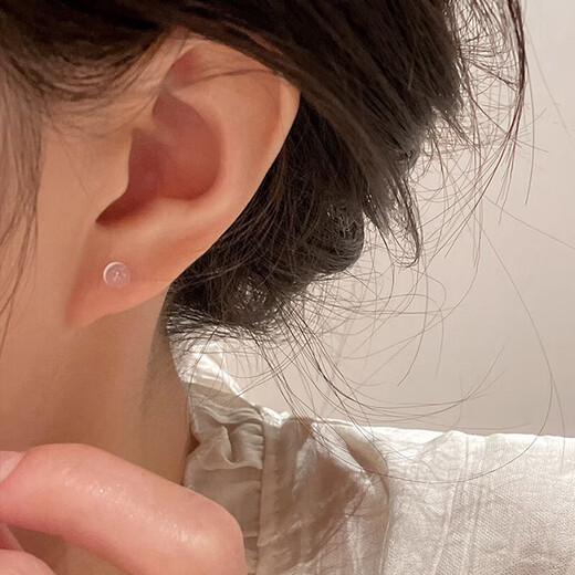 Maimed resin earrings for ear piercing, ear sticks, ear sticks for students, transparent, invisible, simple, compact, anti-blocking ear needles, girls' ear jewelry, 5 pairs of invisible models, 6-compartment storage box