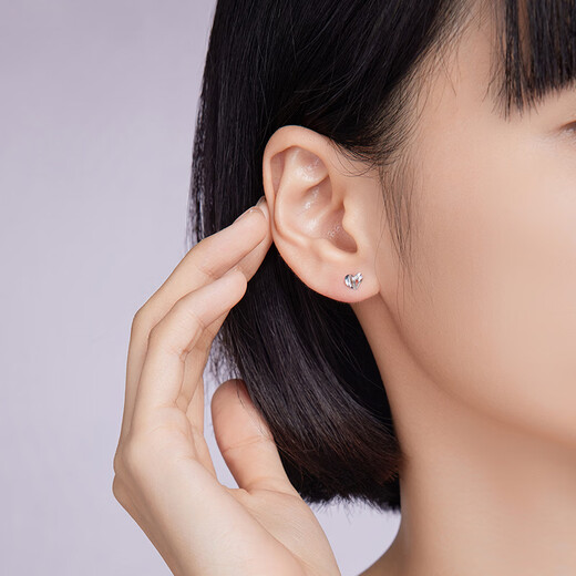 Liuguifu Jewelry Platinum Earrings Women's PT950 Ear Stick Ear Needle Love Platinum Earrings Birthday Gift 0.80g