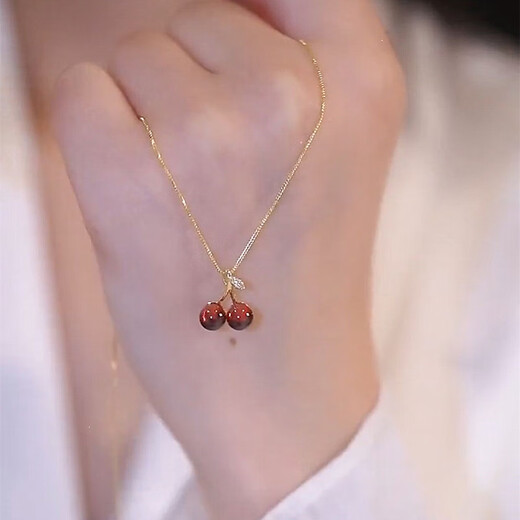 DL 1998 Fat Donglai same style 18K plated necklace garnet pendant red cherry women's summer light luxury niche design clavicle chain garnet clavicle chain