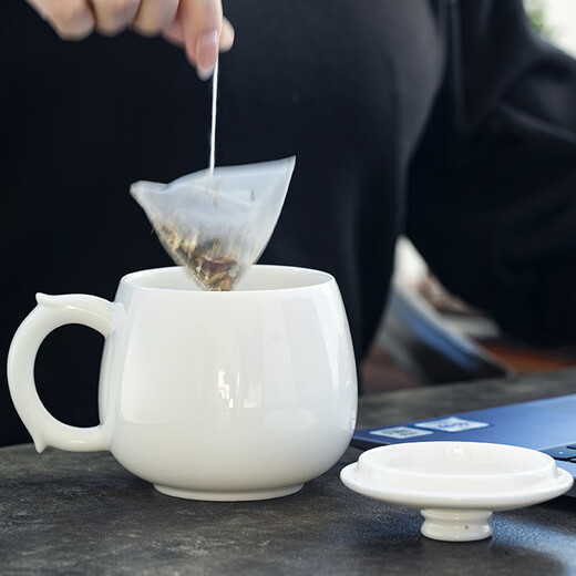 Yuquan Longmen mutton-fat jade glazed office cup Dehua white porcelain tea cup large-capacity water cup household drinking tea cup with lid 3. Longteng office cup (without liner) 380ml