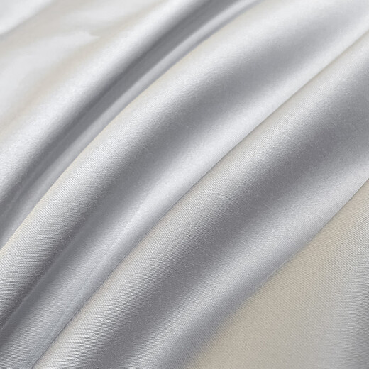 In Anlehnung an den natürlichen, leichten Luxus-Stil, 60-fädig, langstapelige Baumwolle, vierteiliges Set, reiner Baumwollsatin, bestickter Bettbezug, Spannbetttuch, hochwertige Bettwäsche, Haze Silver, 1,8 m Bettlaken, vierteiliges Set (Bettbezug 200 x 230 cm)