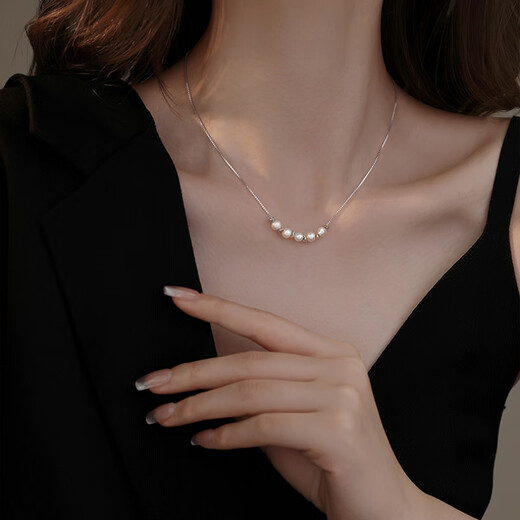 Yijin S925 sterling silver necklace for women 2025 new freshwater pearl necklace high-end design niche light luxury clavicle pendant exquisite gift box freshwater pearl necklace
