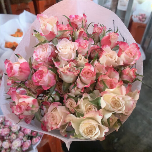 YWZR multi-headed rose flowers Yunnan base sends fresh flowers for home express office Valentine's Day bouquet Bubble rose random color 30-40 flowers + free preservative