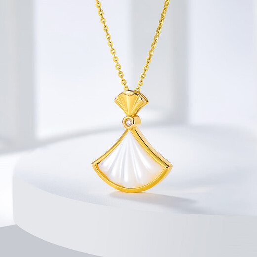Chiba Jewelry 18K Gold Diamond White Shell Pendant Small Skirt Live Broadcast Fashionable Sweet Necklace as a Birthday Gift for Girlfriend