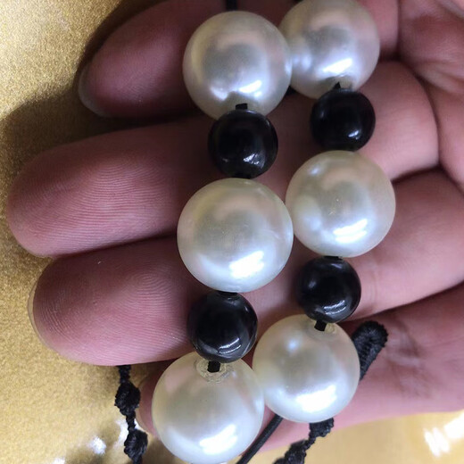 Sexy underwear for women with big pearls for massage, double row beads, thong, open, no need to take off, can be inserted into European and American nightclub underwear, 8007 black