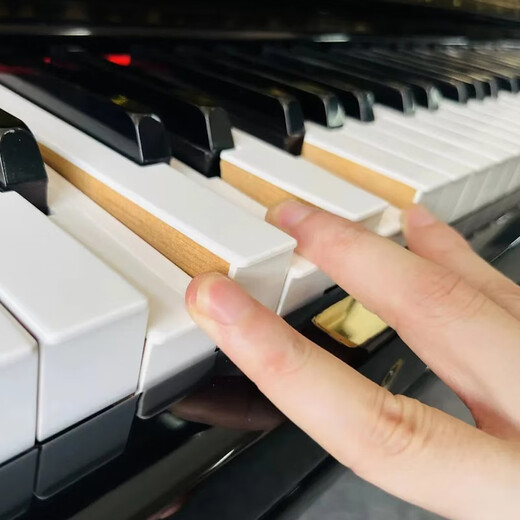Yamaha Japan Импортировал подержанный по второй руке на пианино Home Использование U2H U3H U3H Вертикальный профессиональный экзамен на стадии исполнения Piano 90% New U3H [2 миллиона профессиональных показателей № 2 миллиона, сильная рендеринга)