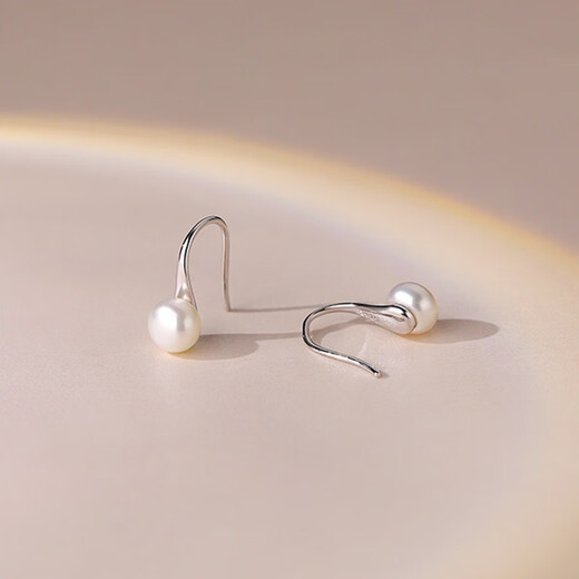 Su Shiliu s925 silver high heels pearl earrings for women French earrings light luxury temperament niche design ear hooks birthday gift a pair of pearl ear hooks (gold)