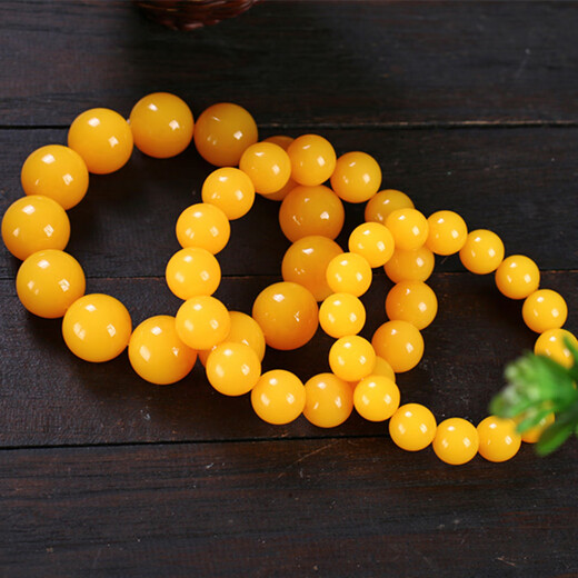 Ancient Baltic Sea pure yellow chicken fat yellow beeswax bracelet single circle amber round beads old beeswax bracelet as a gift for leaders. Bead diameter 25mm, 10 beads, car mounted, 0 carat, required