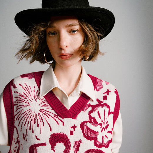 Chuyu Mengzhu Daji co-branded New Year's knitted vest for women 2025 Winter Art Year of the Horse Totem Top New Year Red M