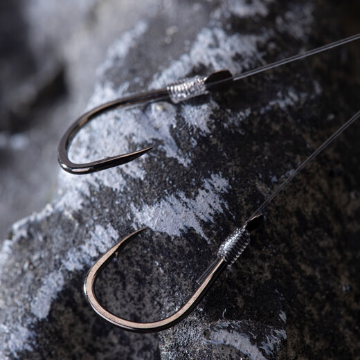 Folk artist Iseni fish hooks are tied with sub-threads and double hooks. The finished product is anti-winding and barbed fish hook set. Crucian carp wild fishing lake library big thing