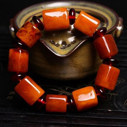 Golden fork, natural Baltic amber raw stone, old beeswax bucket bead bracelet, chicken oil yellow, men's and women's models without optimization, old beeswax bucket beads (men's model)